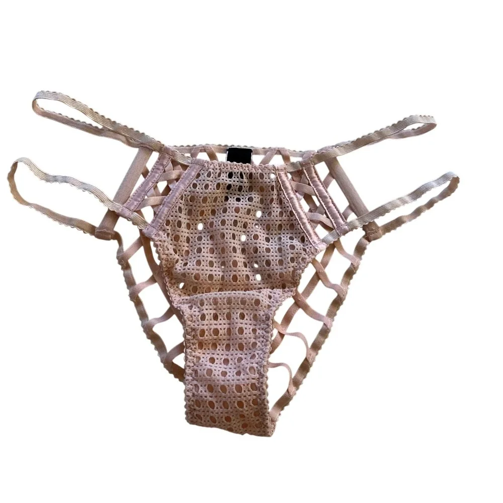 Victorias Secret Peach Eyelet Lace Cage Strappy Cheekini Panty Medium RARE